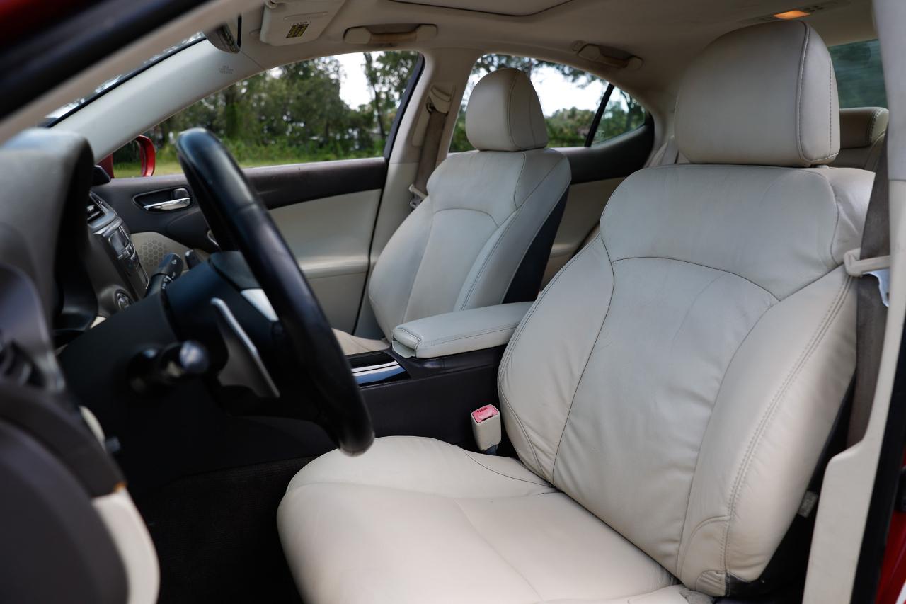 Lexus IS 250  2012