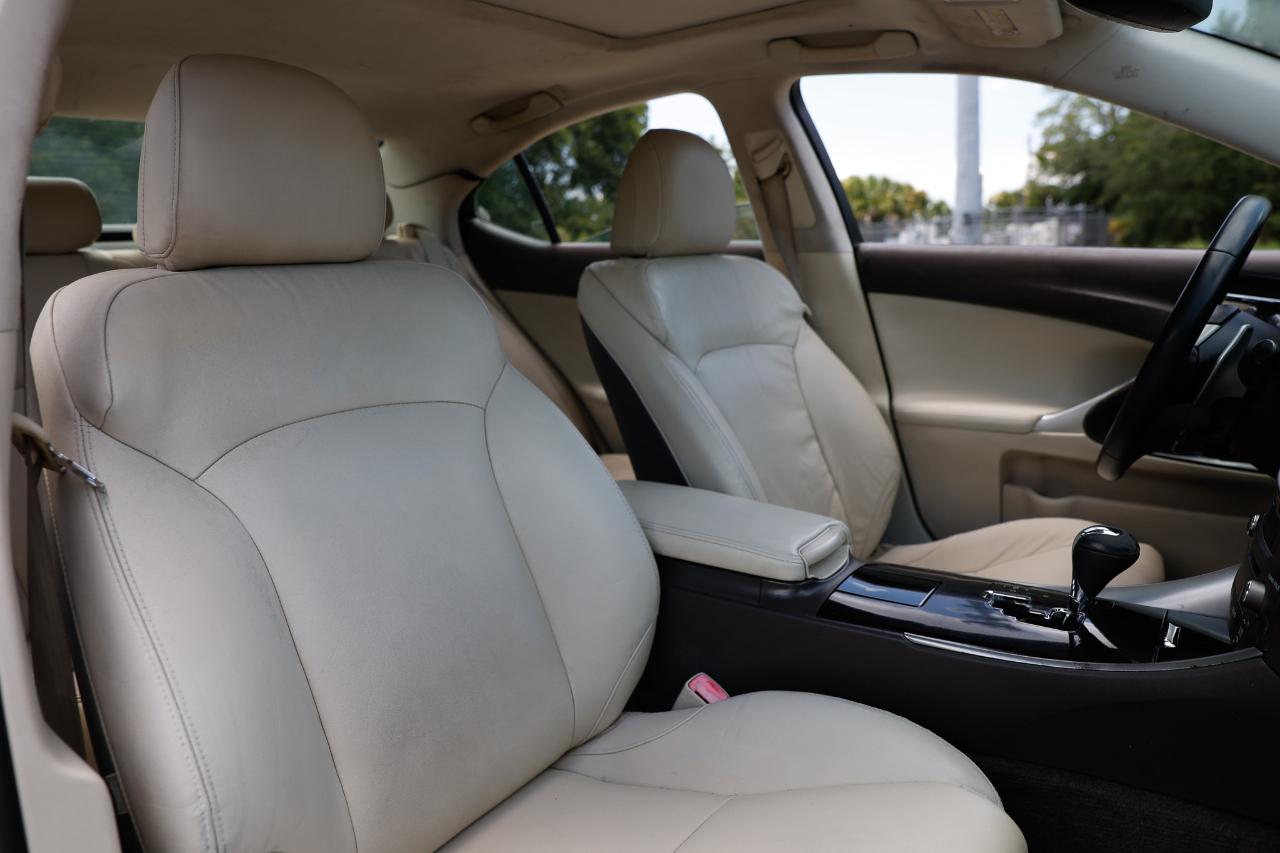 Lexus IS 250  2012