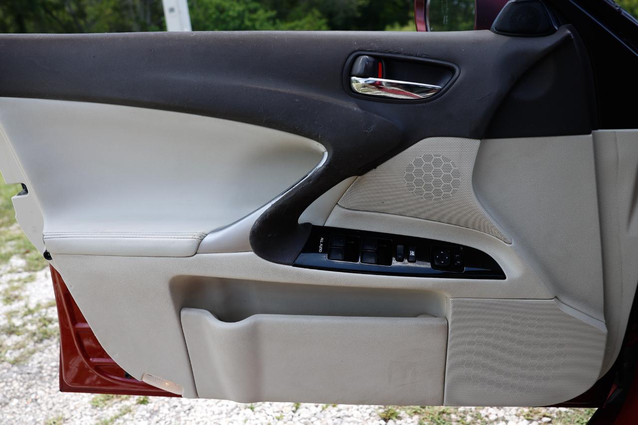 Lexus IS 250  2012