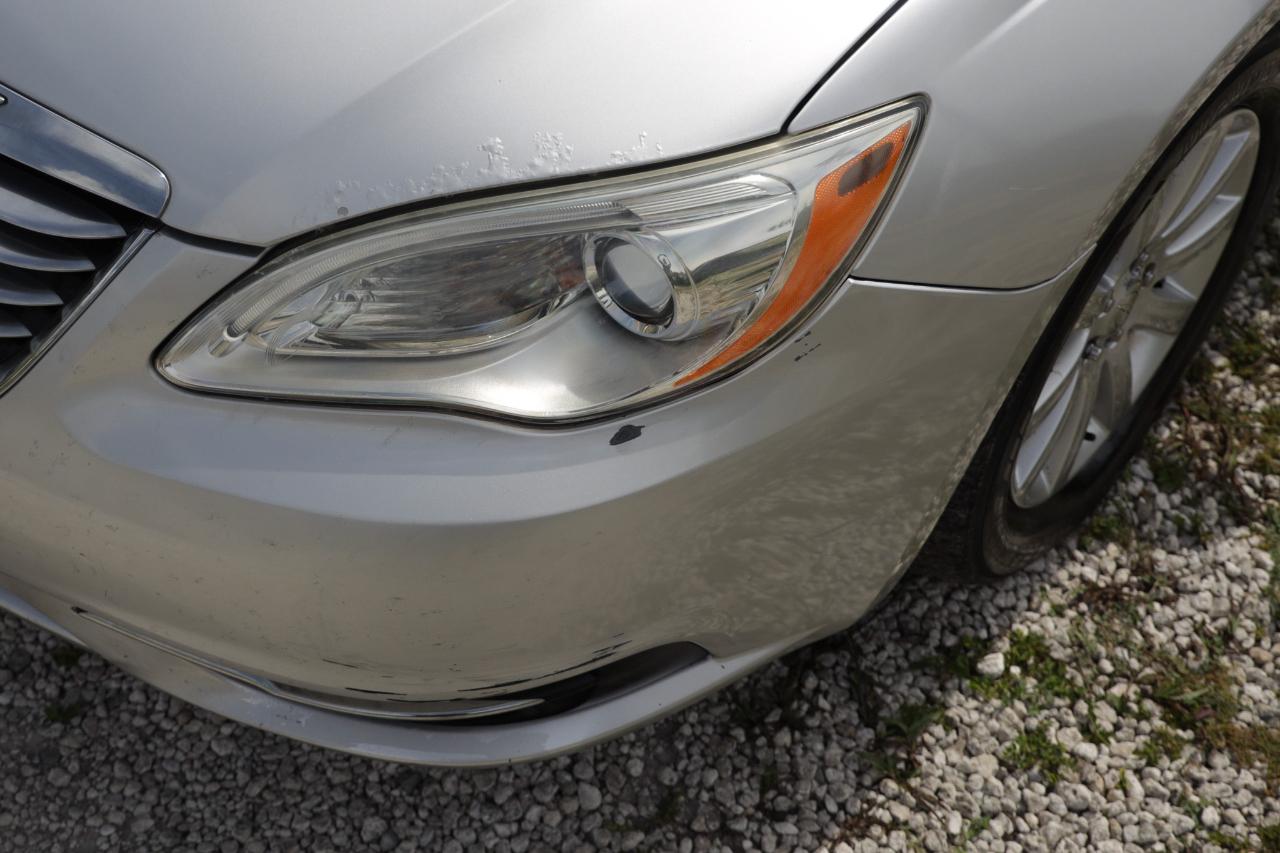 Chrysler 200  2011