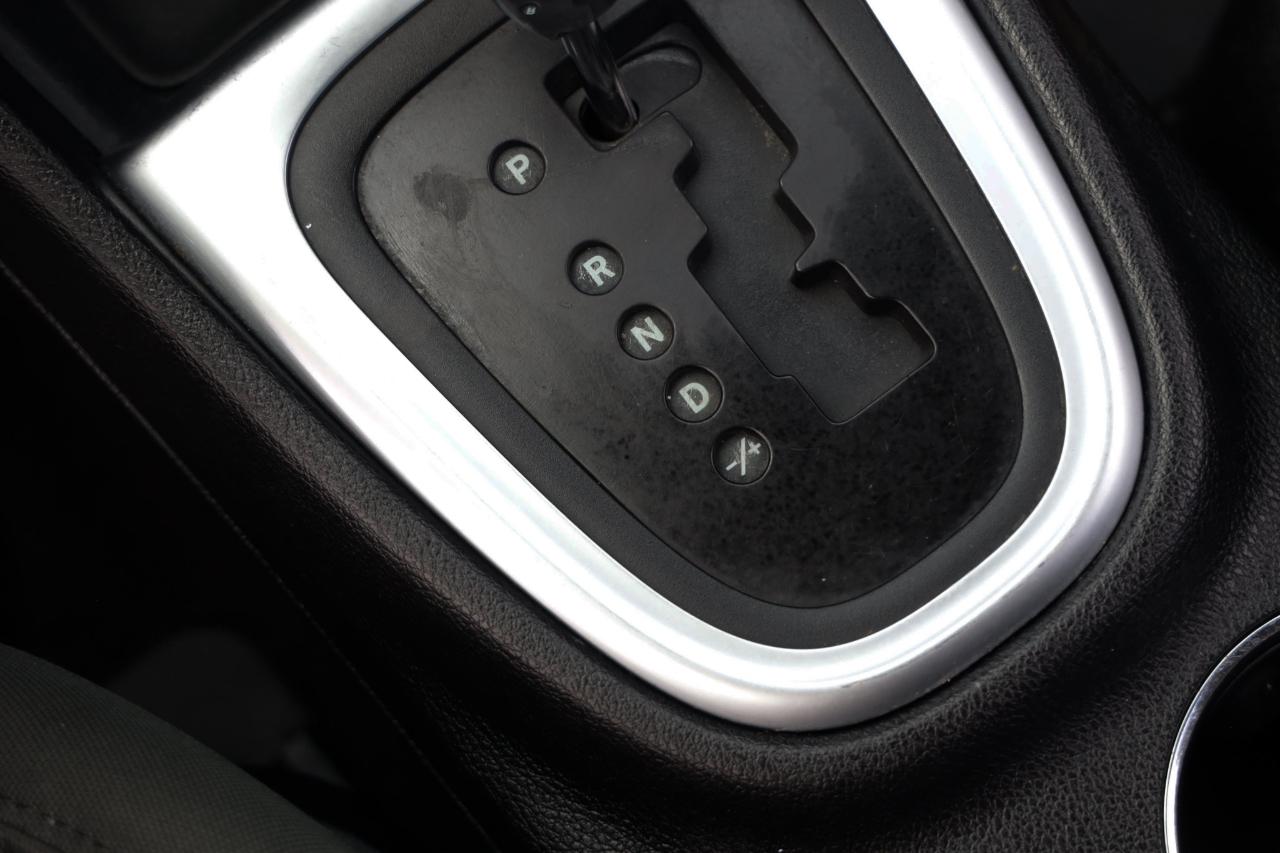 Chrysler 200  2011