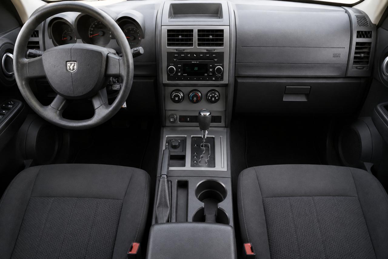 Chrysler 200  2011