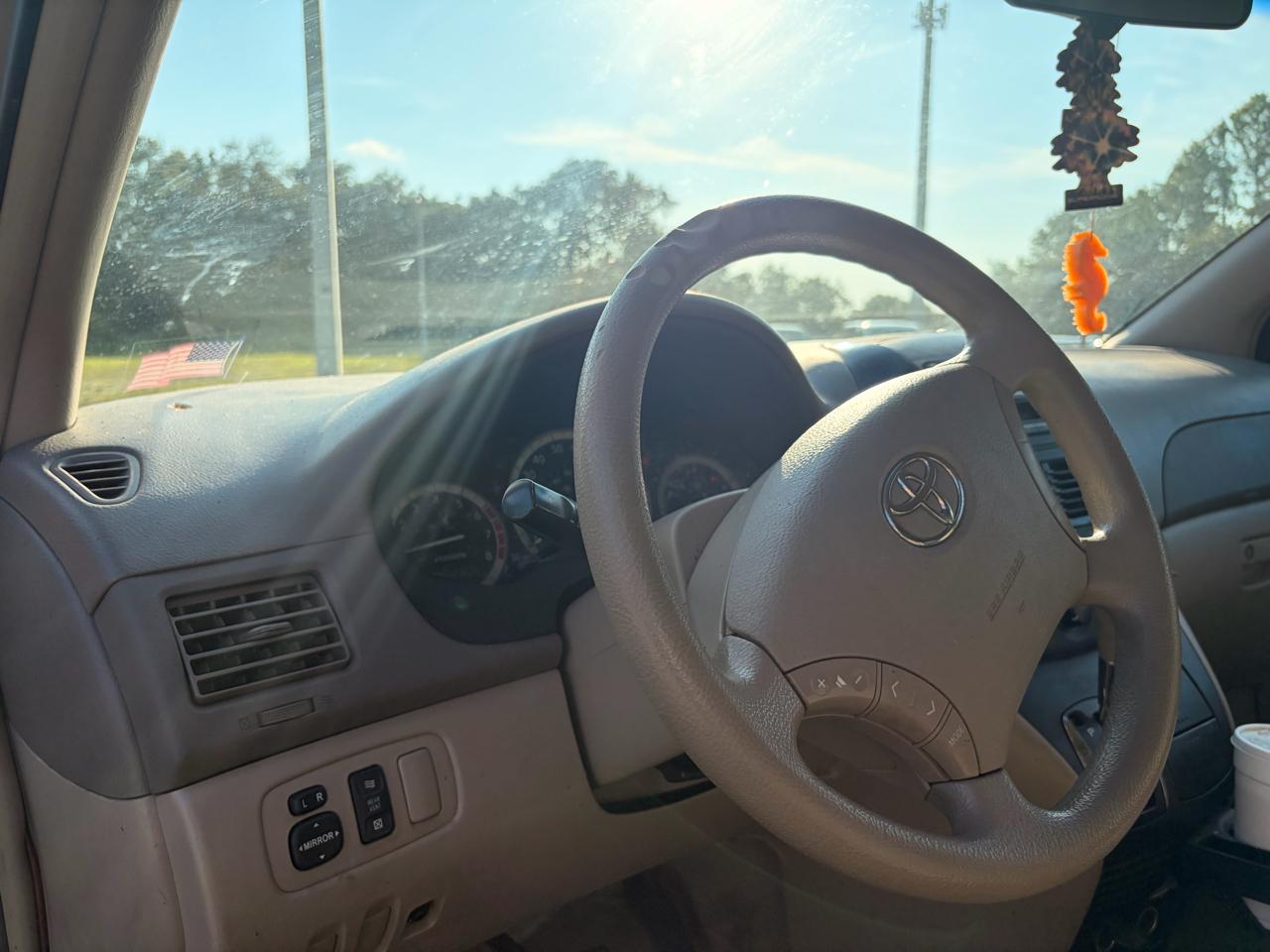 Toyota Sienna CE 2004