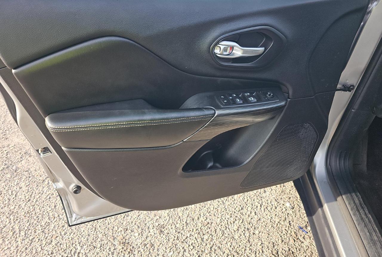 Jeep Cherokee  2016