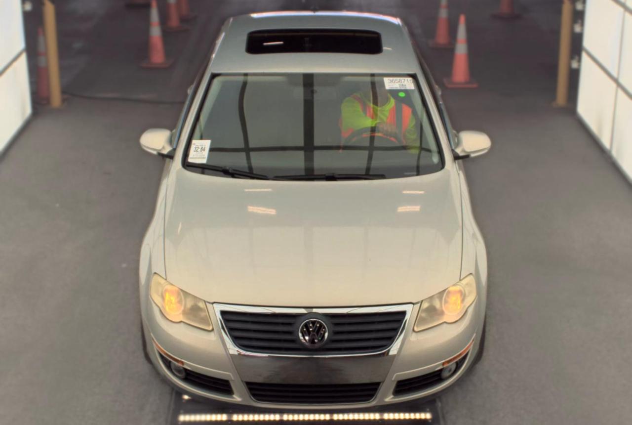 Volkswagen Passat Sedan  2009