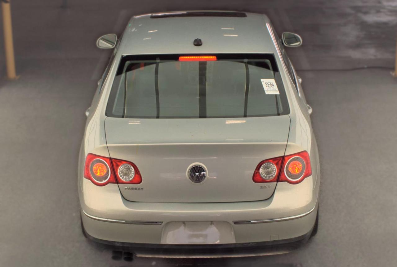 Volkswagen Passat Sedan  2009