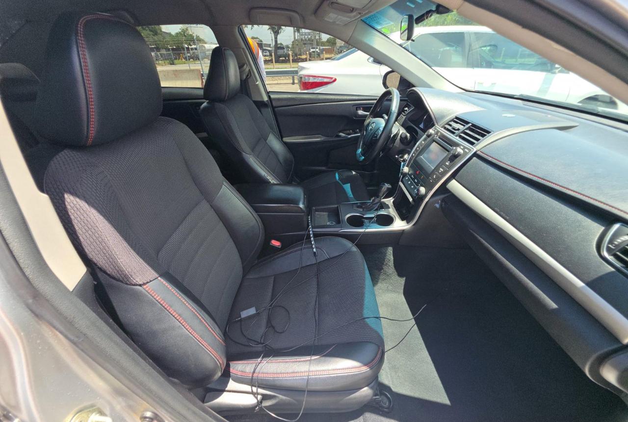 Toyota Camry  2017