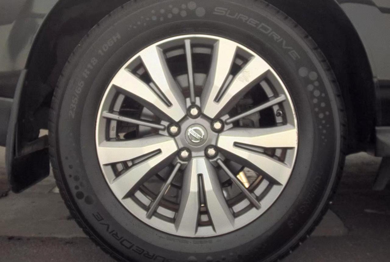 Nissan Pathfinder  2017