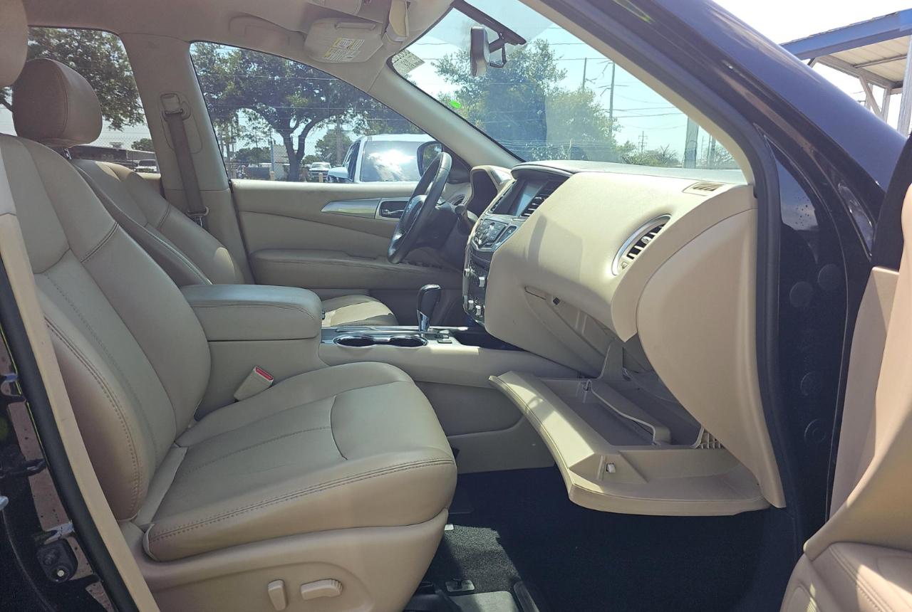 Nissan Pathfinder  2017