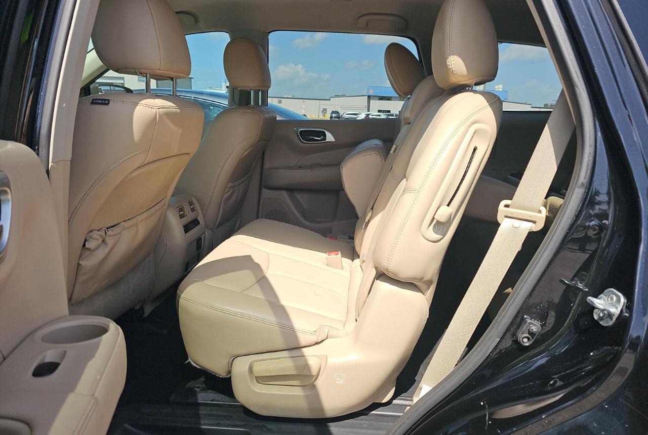 Nissan Pathfinder  2017