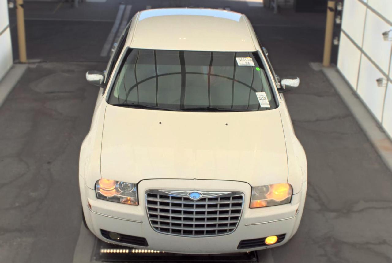 Chrysler 300  2010