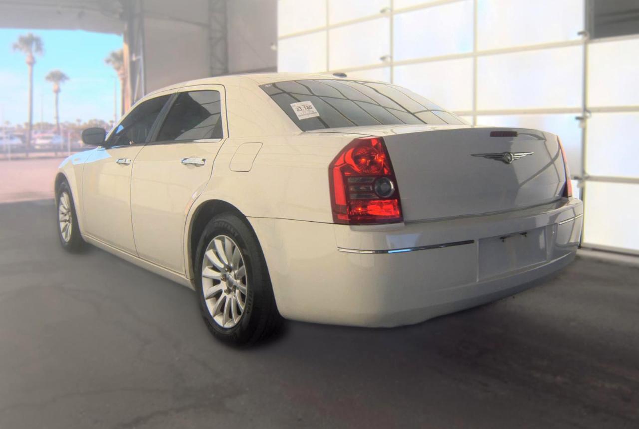 Chrysler 300  2010
