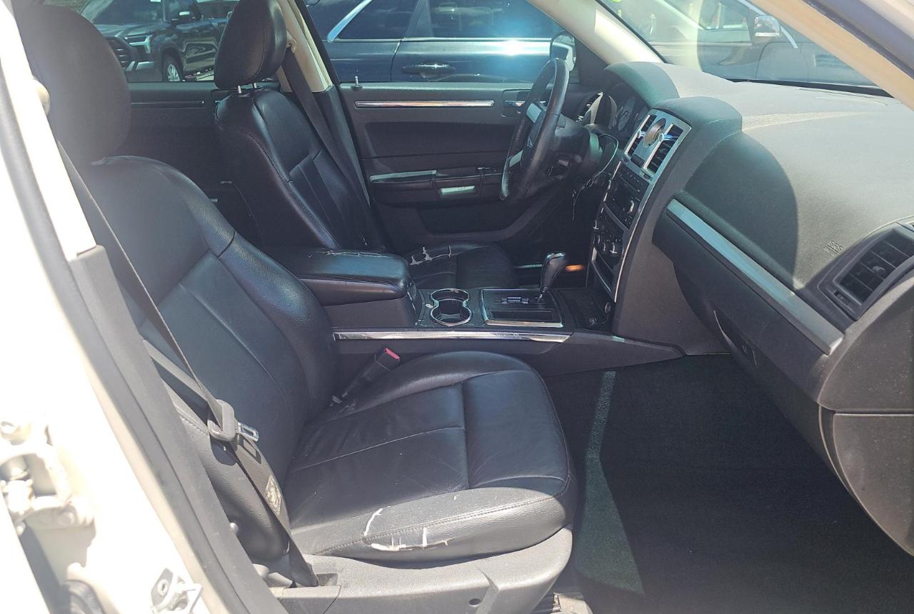 Chrysler 300  2010