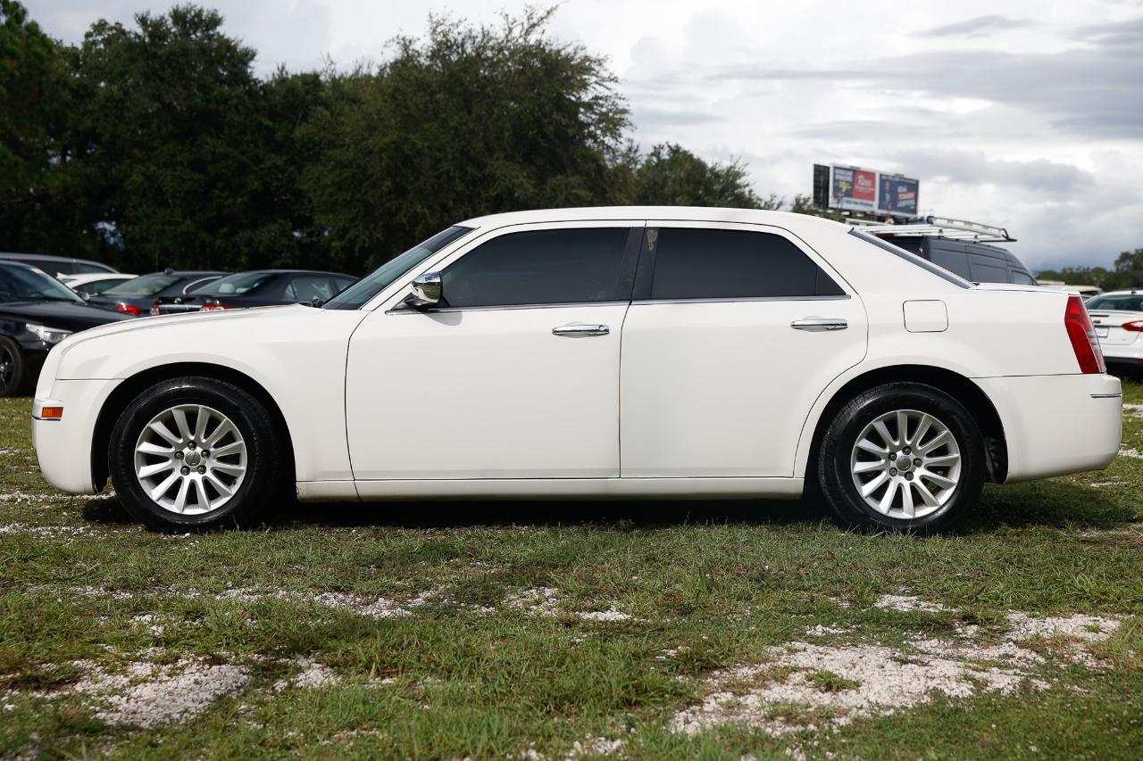Chrysler 300  2010