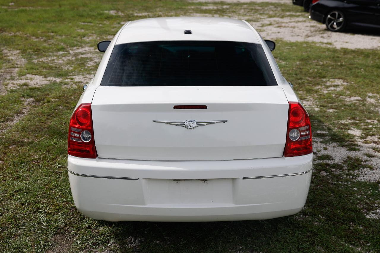 Chrysler 300  2010