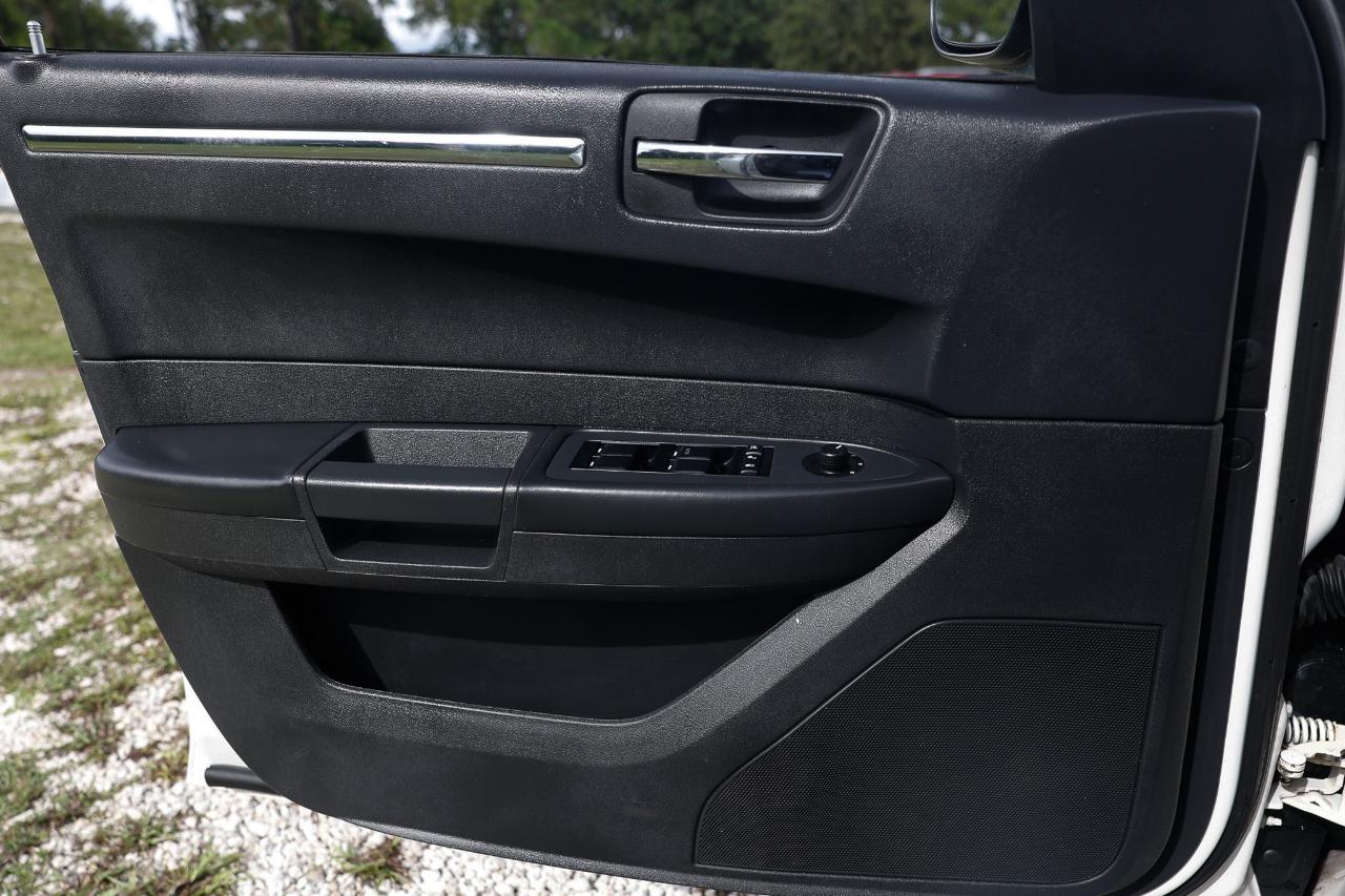 Chrysler 300  2010
