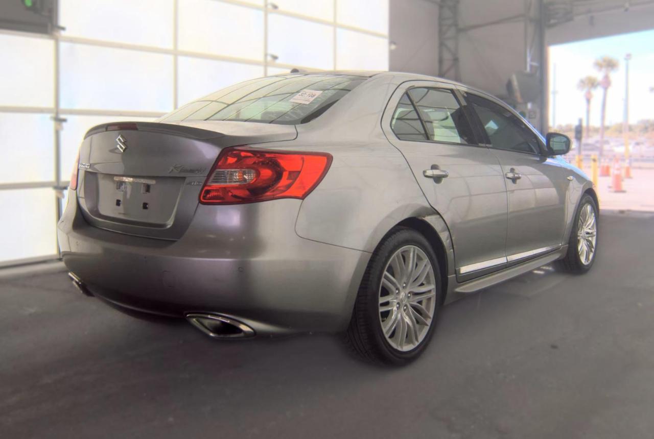 Suzuki Kizashi  2011