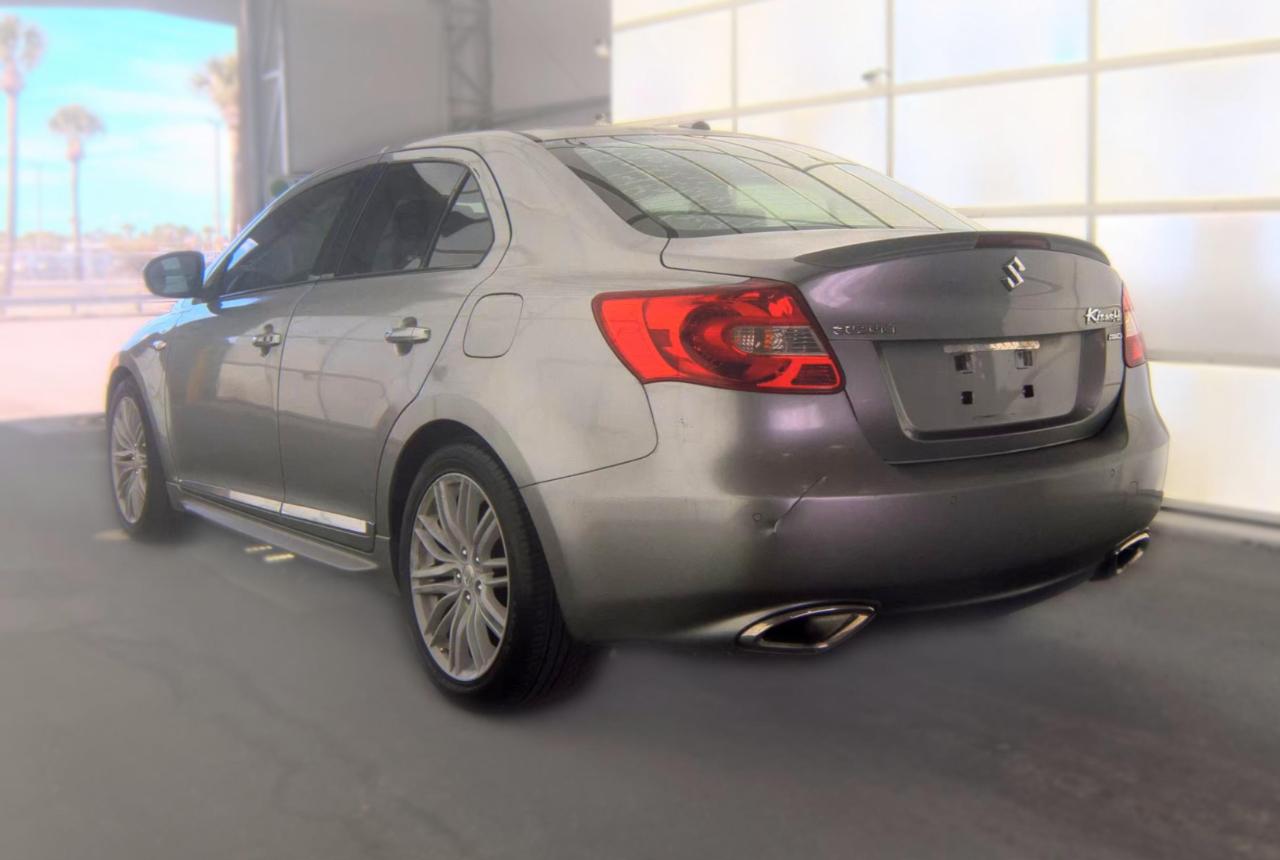 Suzuki Kizashi  2011