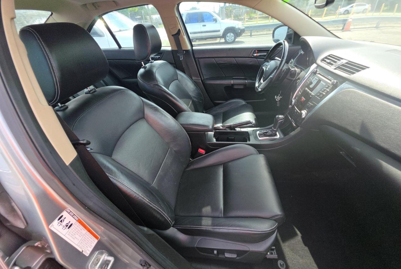 Suzuki Kizashi  2011