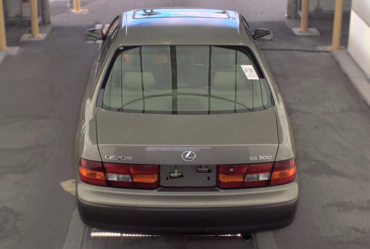 Lexus ES 300 Luxury Sport Sdn  1998