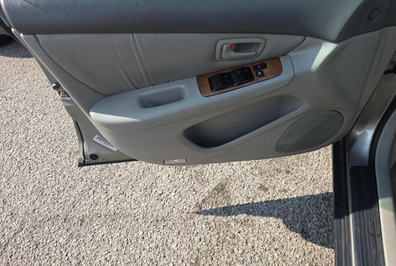 Lexus ES 300 Luxury Sport Sdn  1998