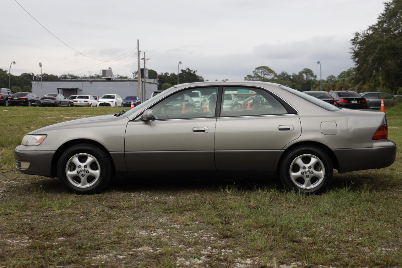 Lexus ES 300 Luxury Sport Sdn  1998