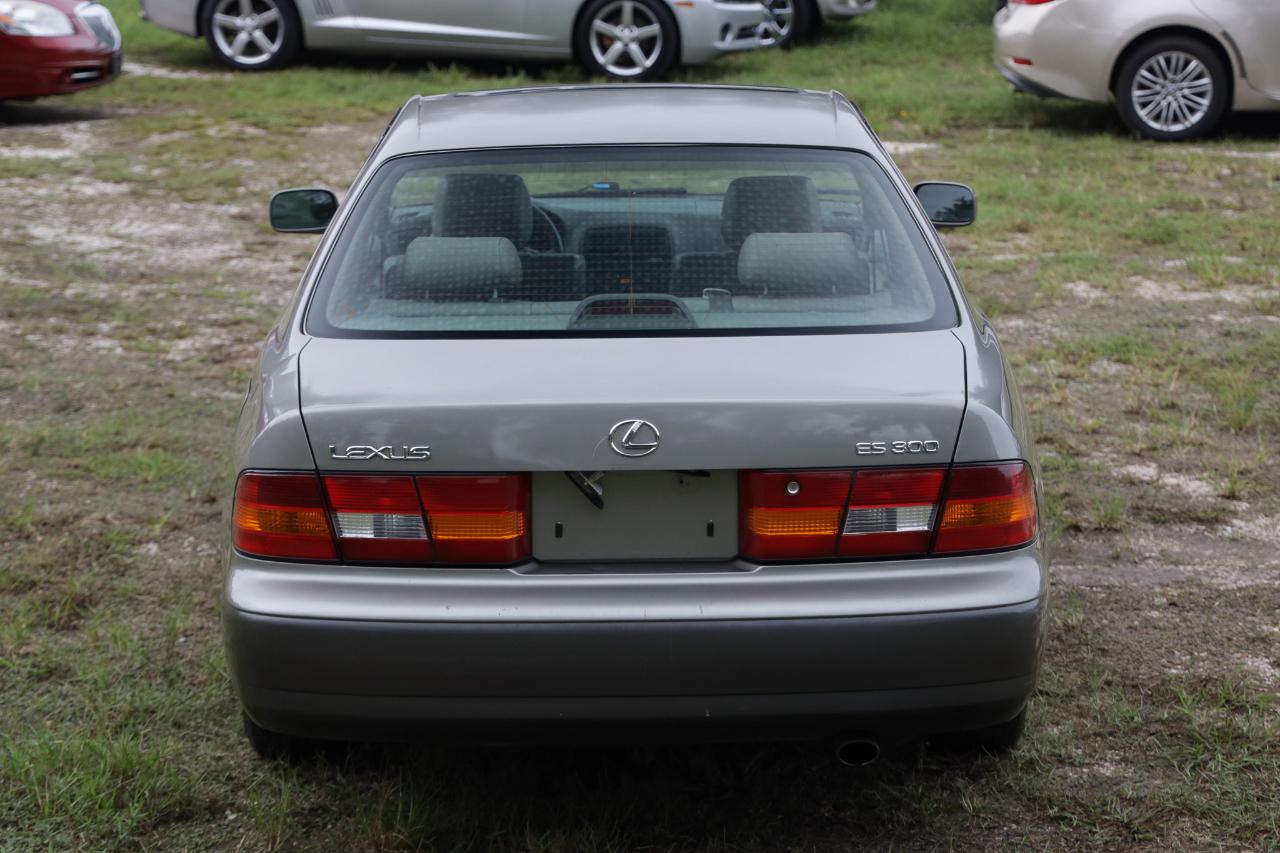 Lexus ES 300 Luxury Sport Sdn  1998