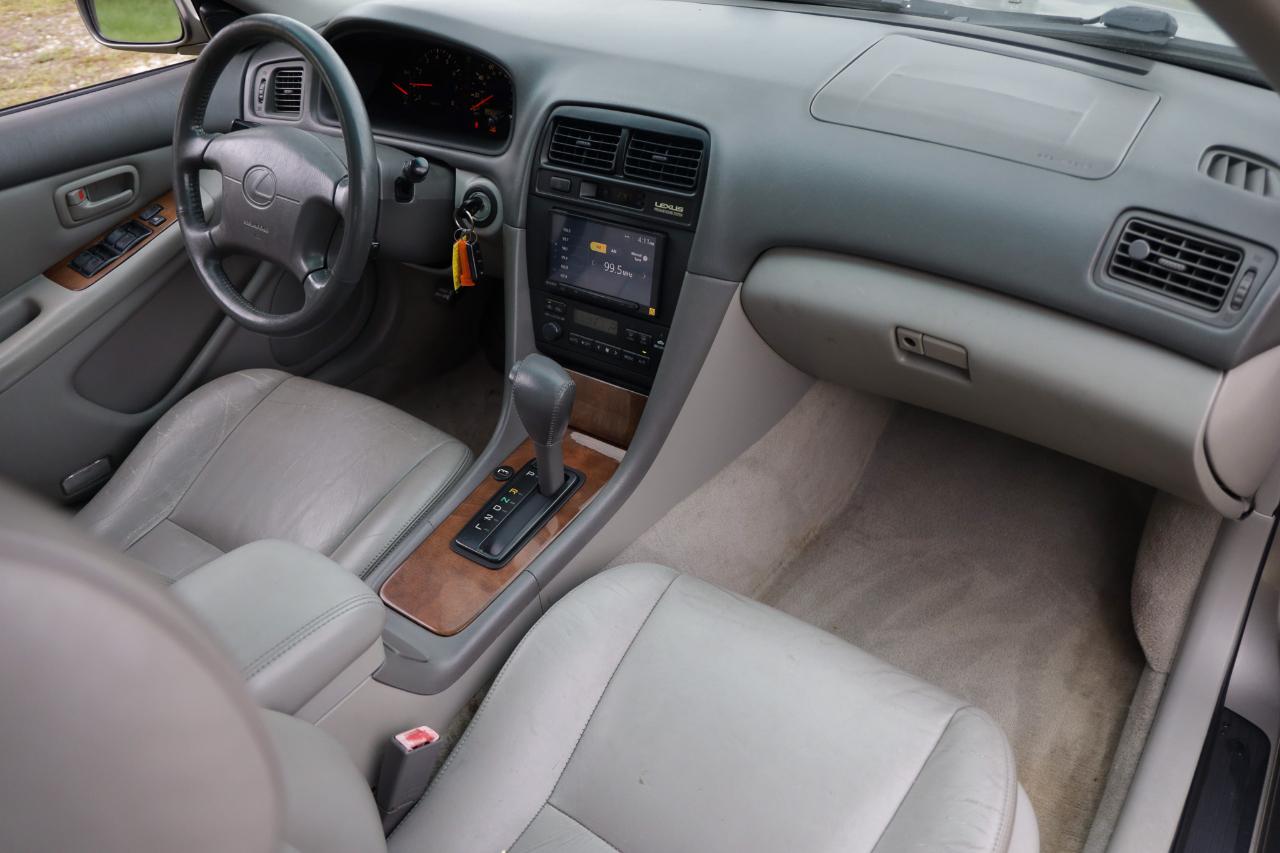 Lexus ES 300 Luxury Sport Sdn  1998