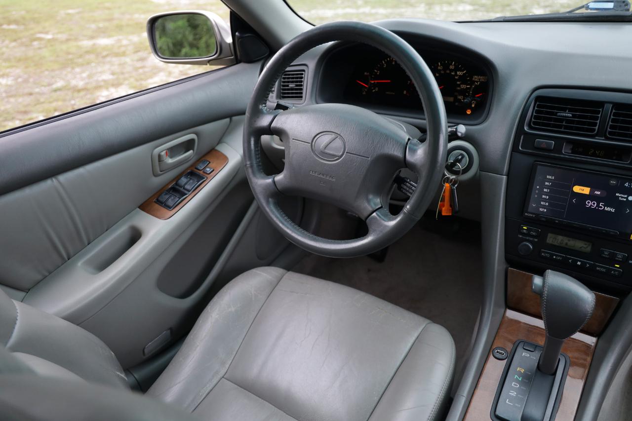 Lexus ES 300 Luxury Sport Sdn  1998