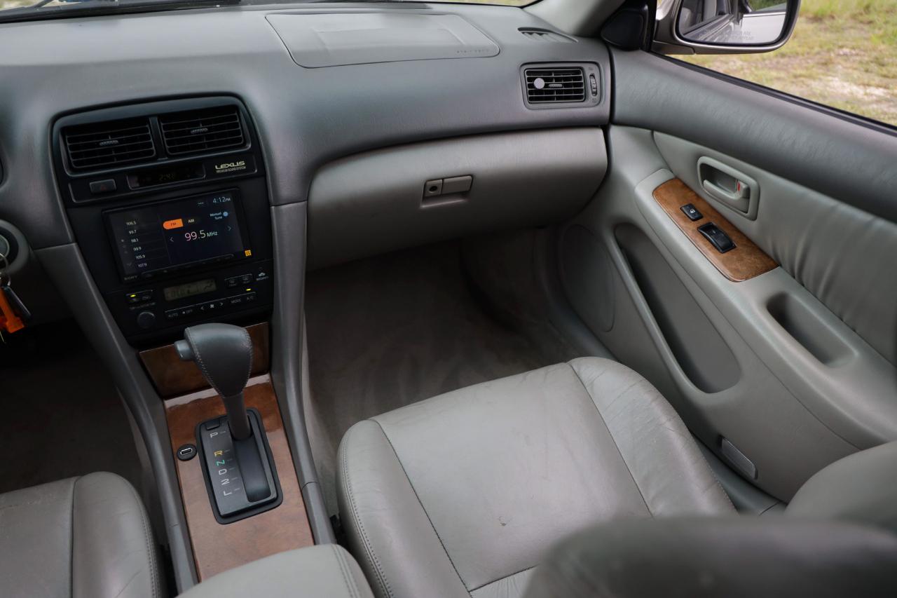 Lexus ES 300 Luxury Sport Sdn  1998