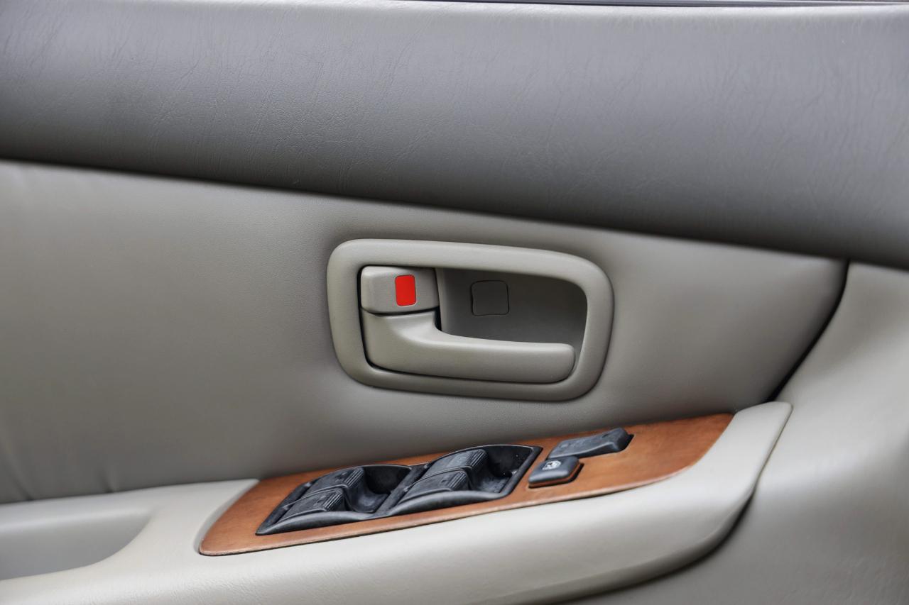 Lexus ES 300 Luxury Sport Sdn  1998