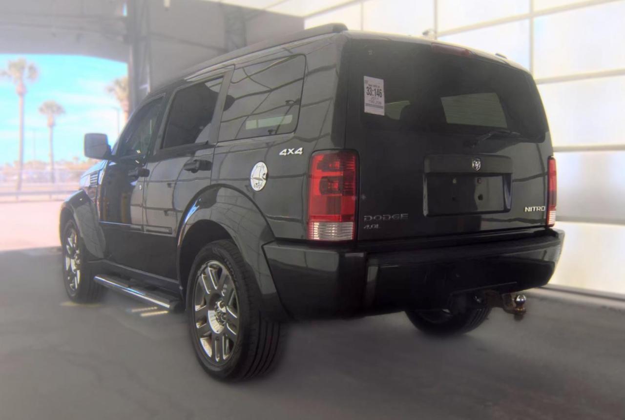 Dodge Nitro  2011