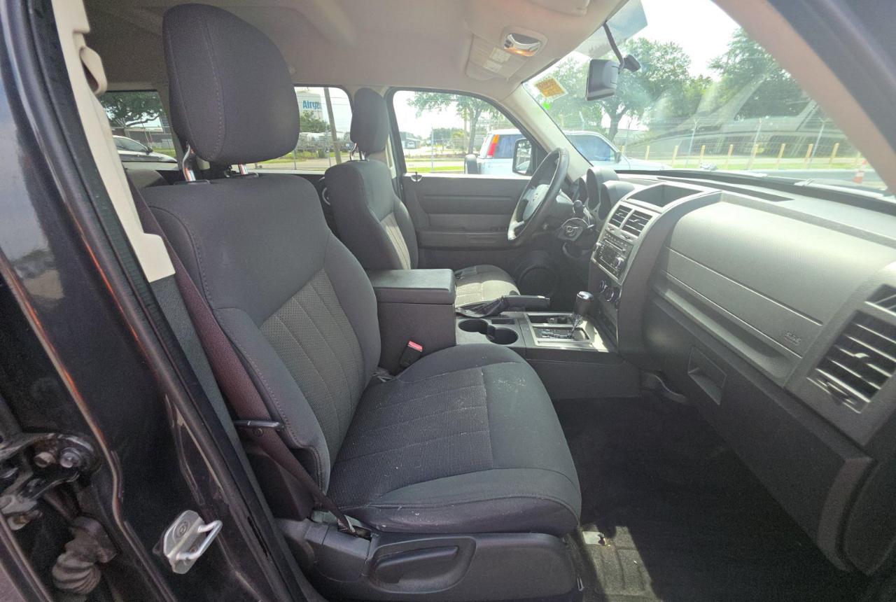 Dodge Nitro  2011