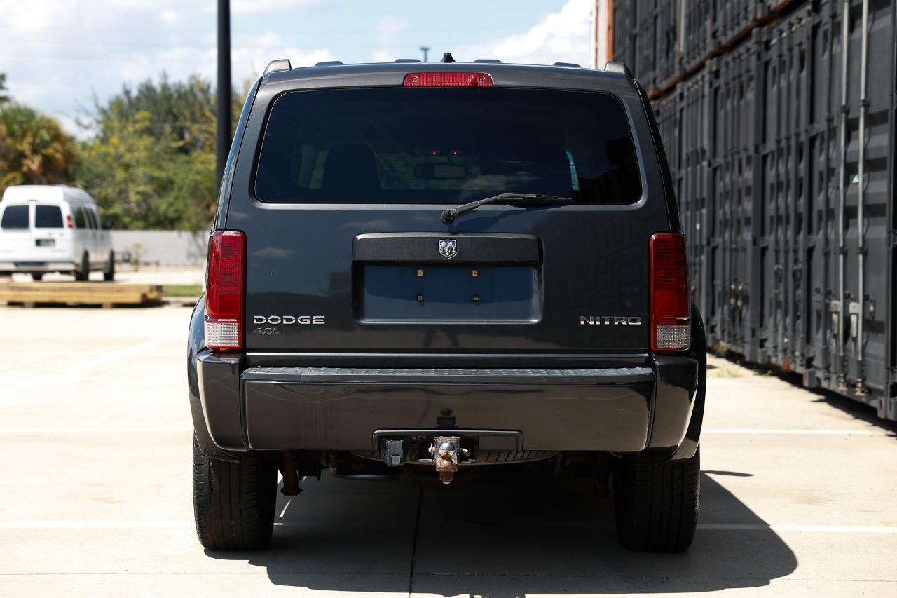 Dodge Nitro  2011