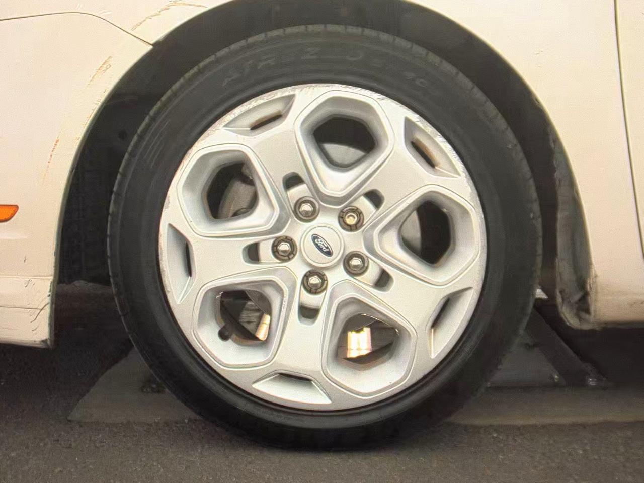 Ford Fusion  2011