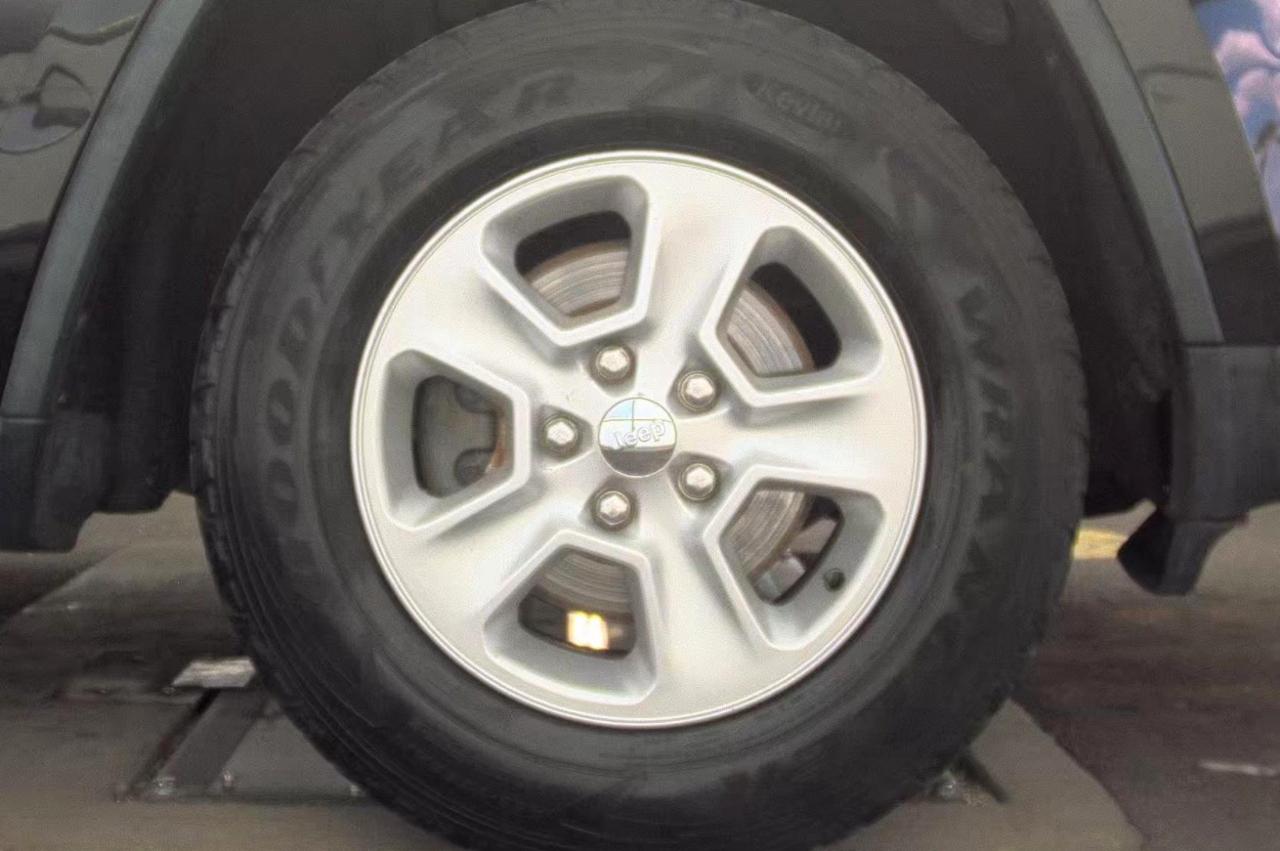 Jeep Grand Cherokee  2014