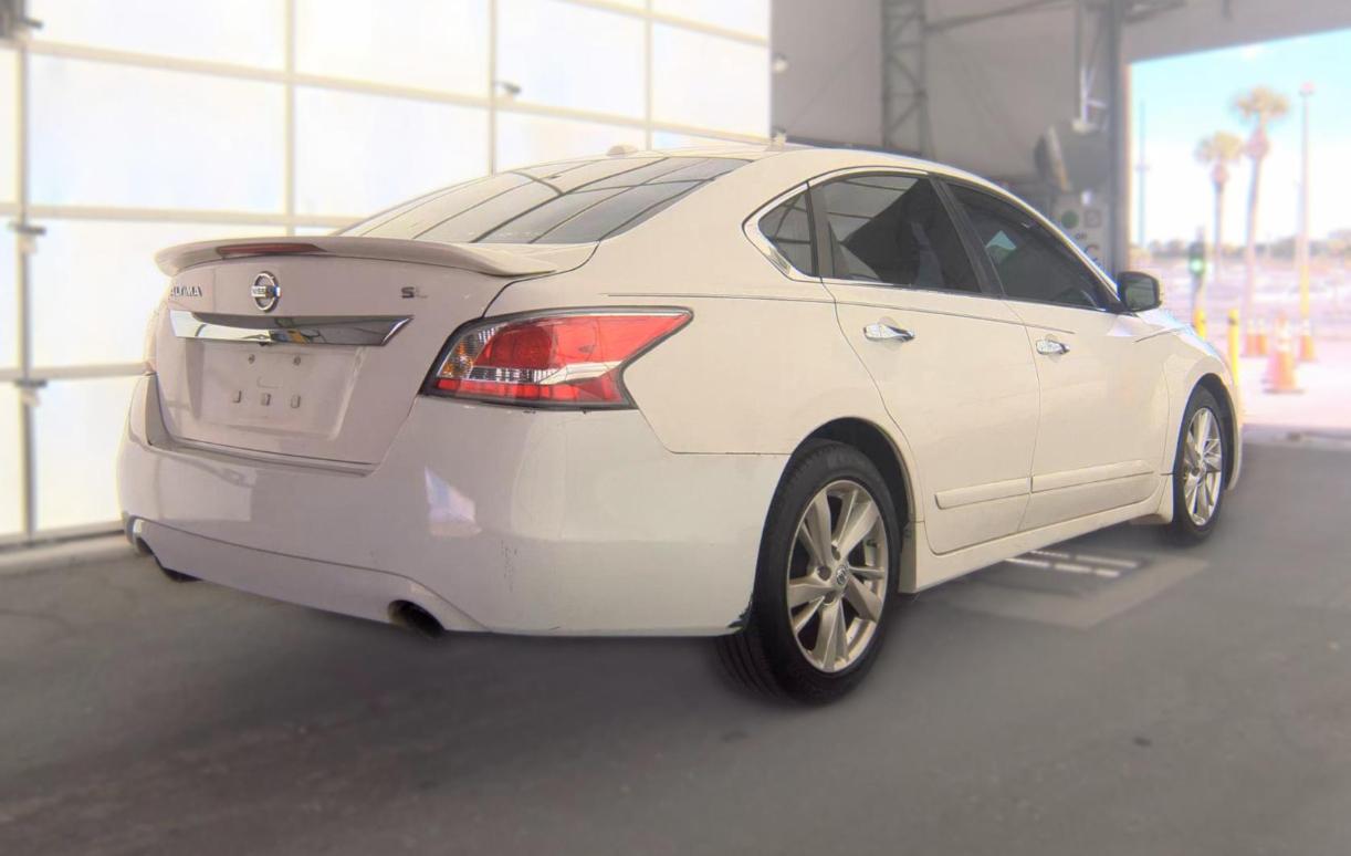 Nissan Altima  2015