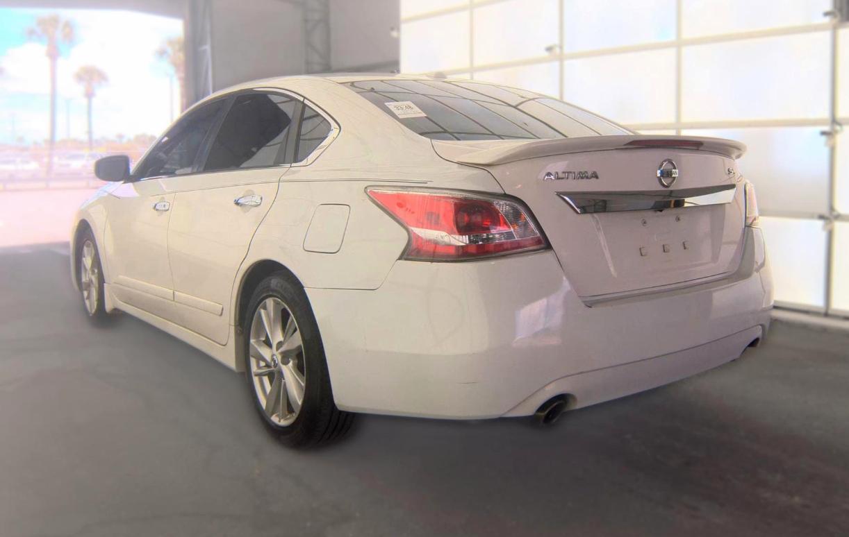 Nissan Altima  2015