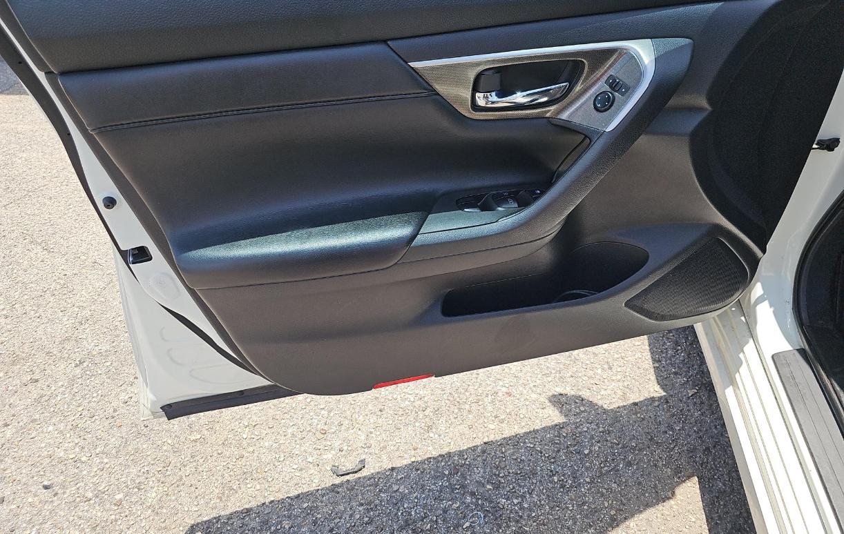 Nissan Altima  2015
