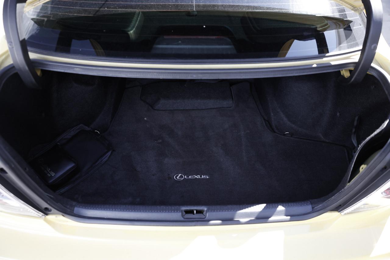 Lexus IS 300  2001