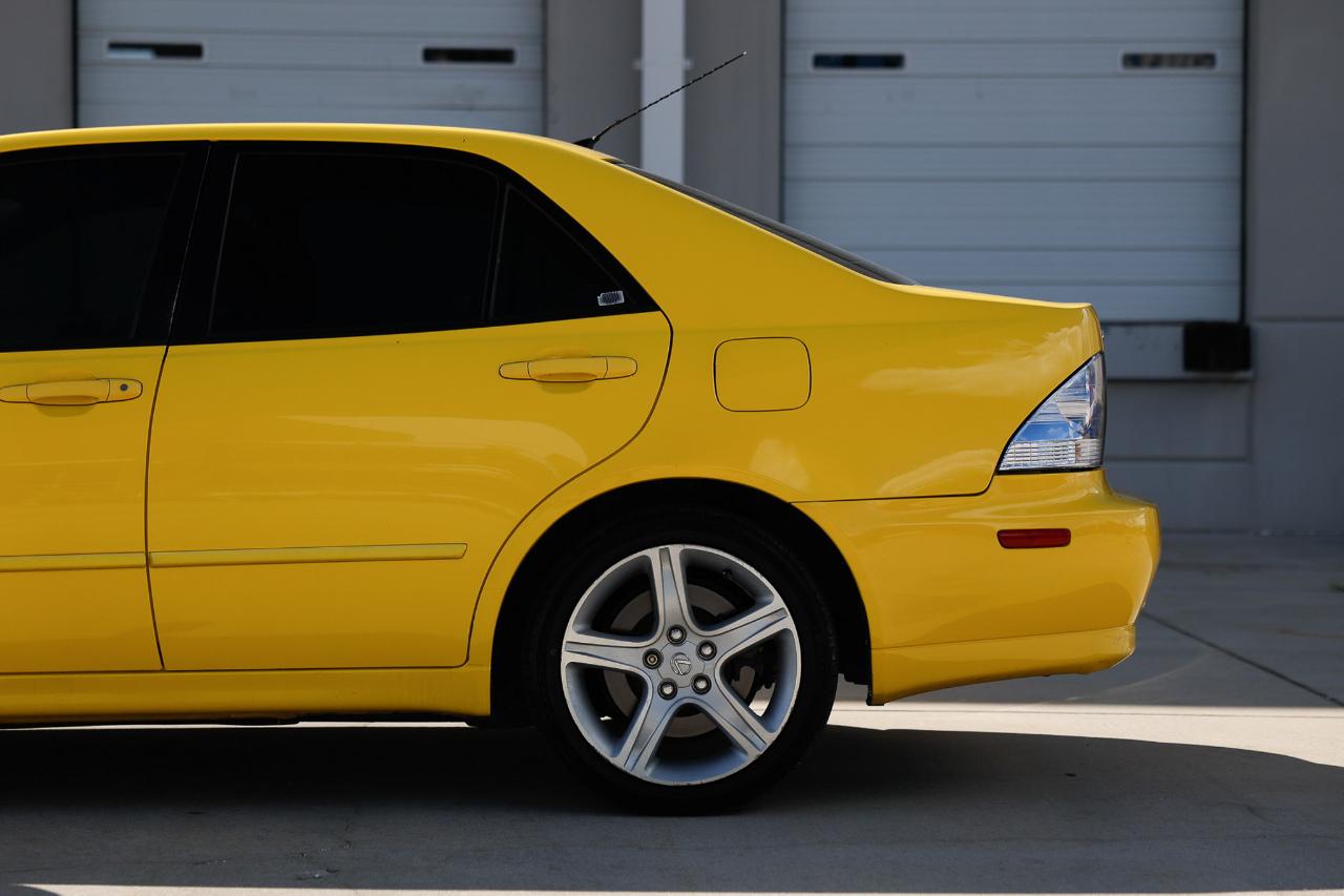 Lexus IS 300  2001