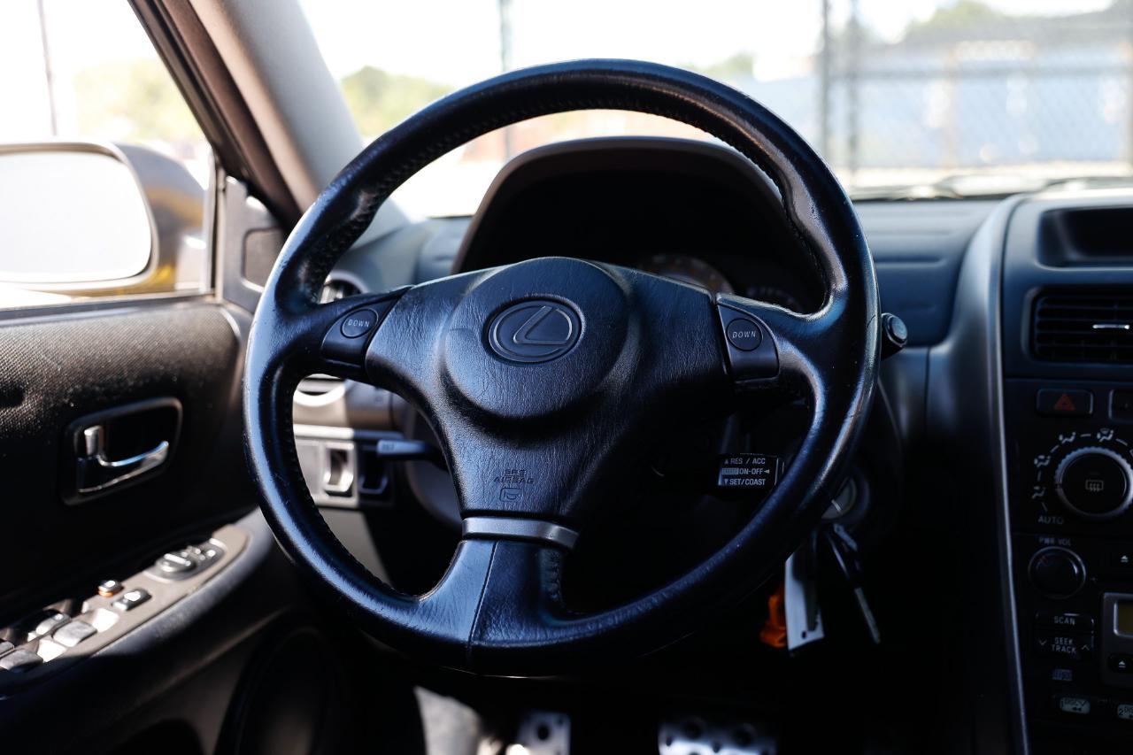 Lexus IS 300  2001