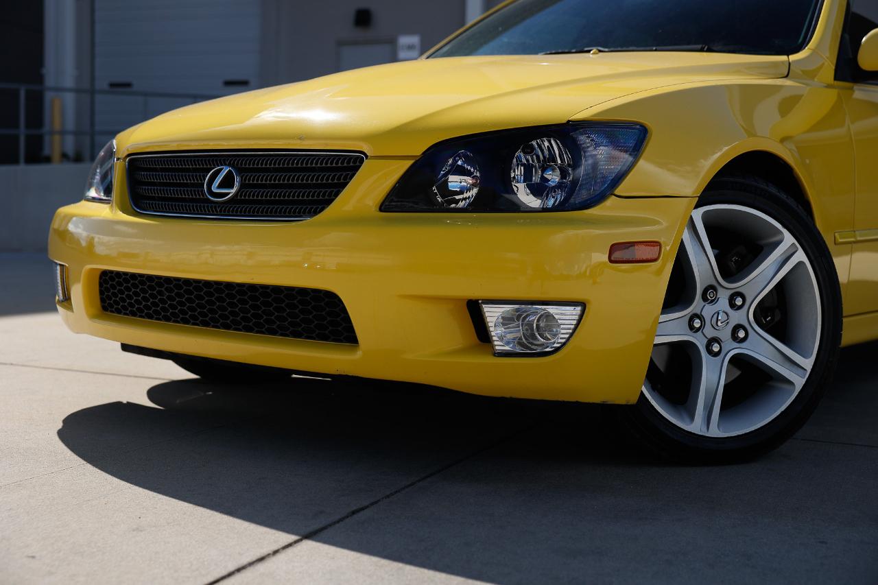 Lexus IS 300  2001