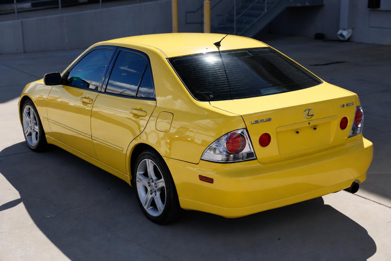 Lexus IS 300  2001