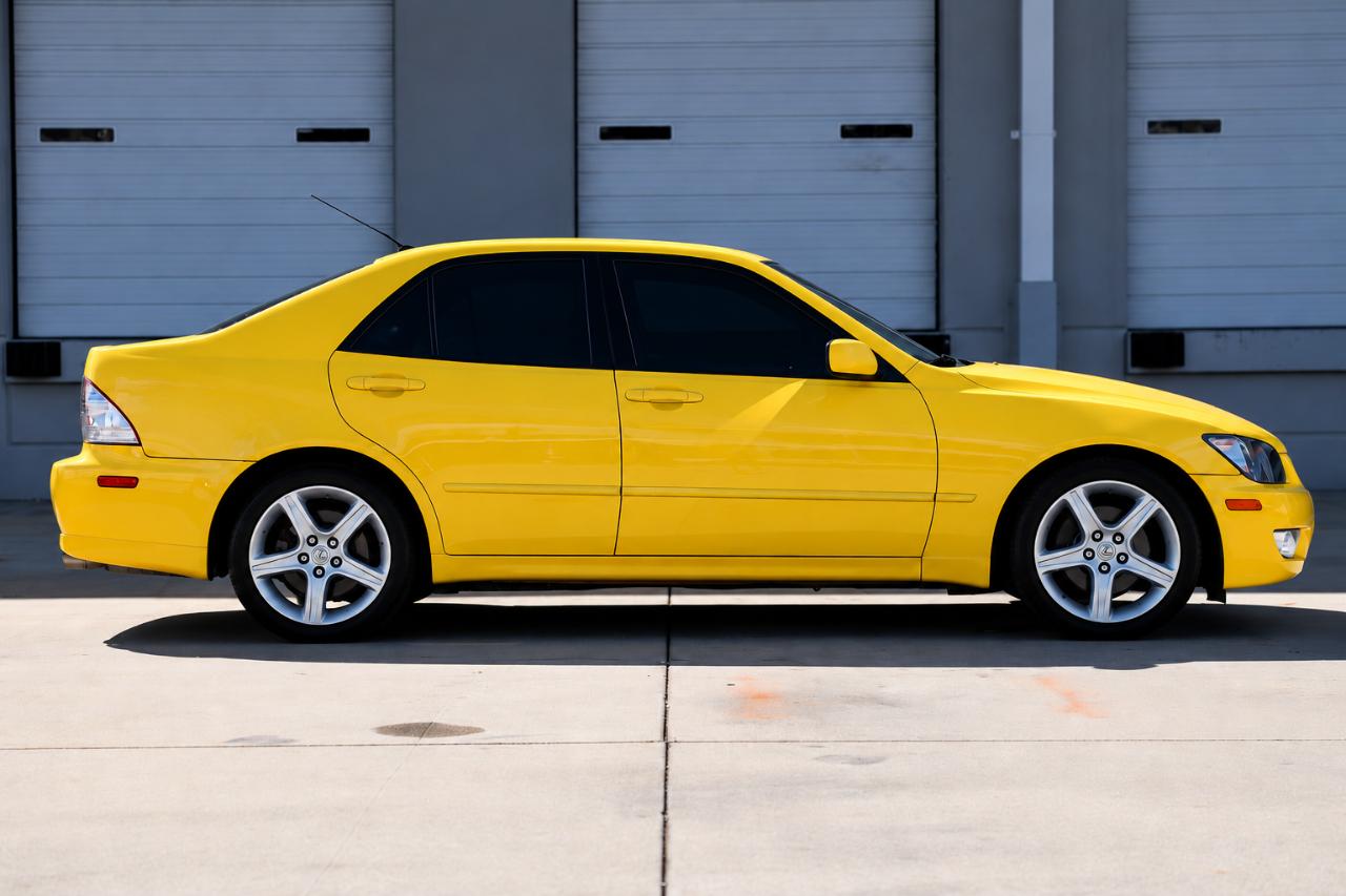 Lexus IS 300  2001