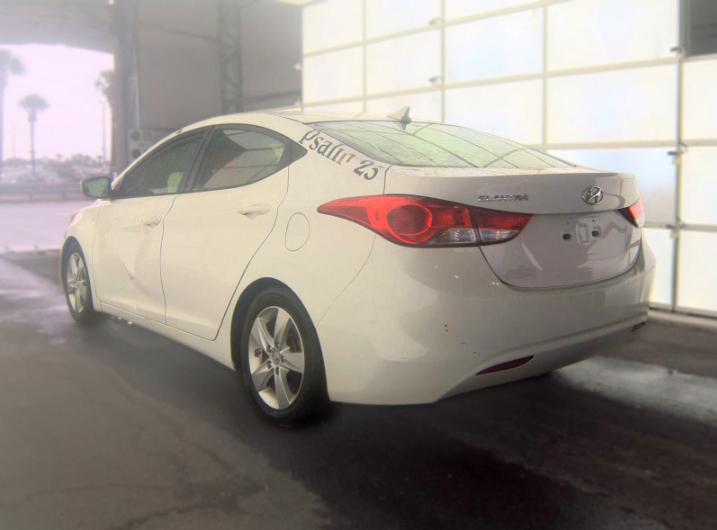 Hyundai Elantra  2013