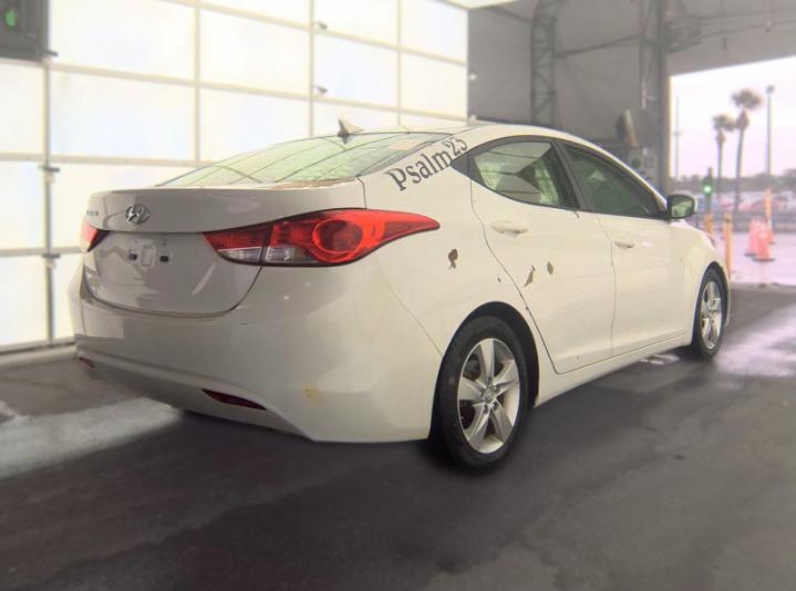 Hyundai Elantra  2013