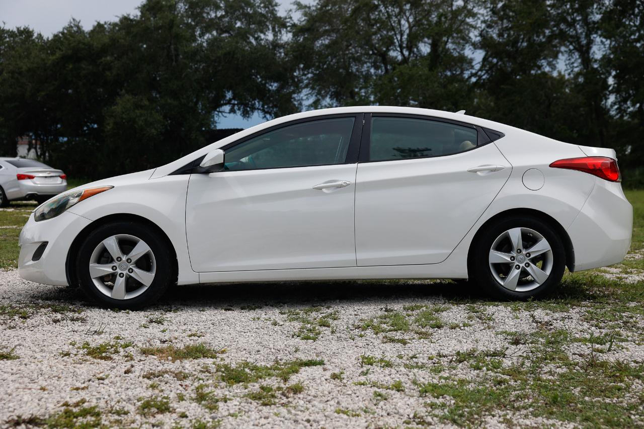 Hyundai Elantra  2013
