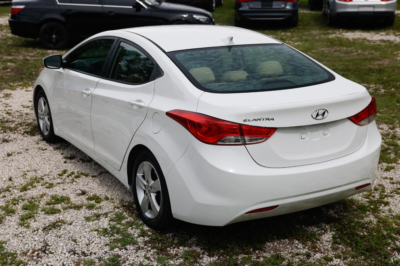 Hyundai Elantra  2013