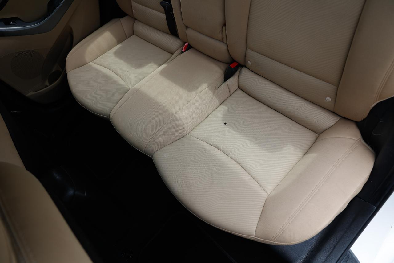 Hyundai Elantra  2013
